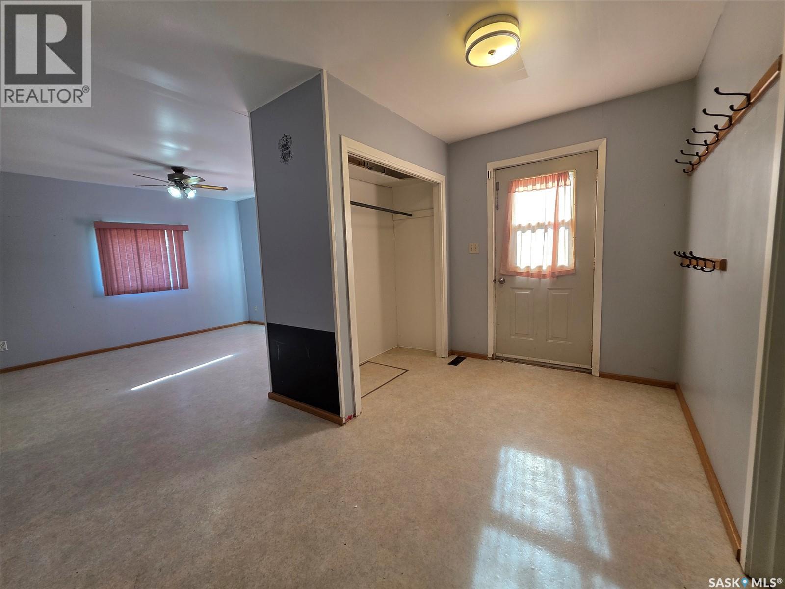 111 Warwick Street, Neville, SK - Indoor Photo Showing Other Room