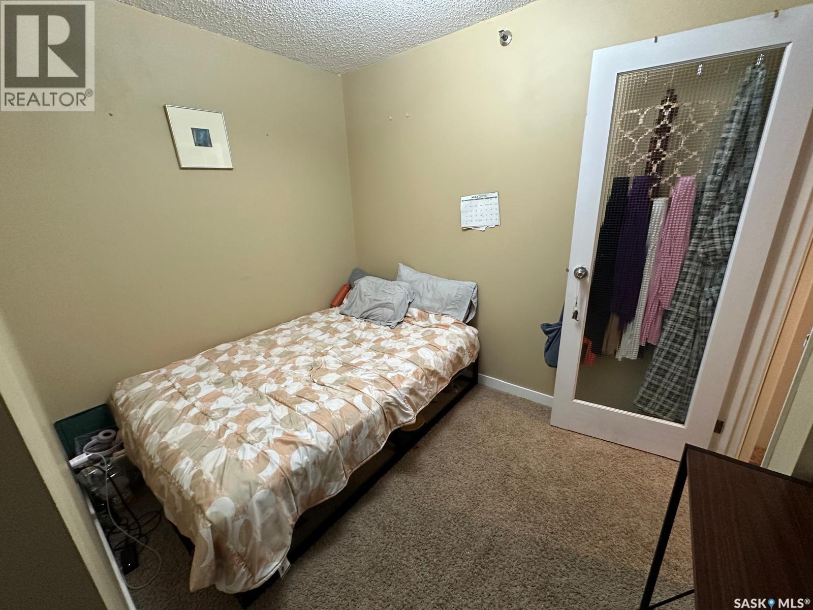 904 405 5Th Avenue N, Saskatoon, SK - Indoor Photo Showing Bedroom