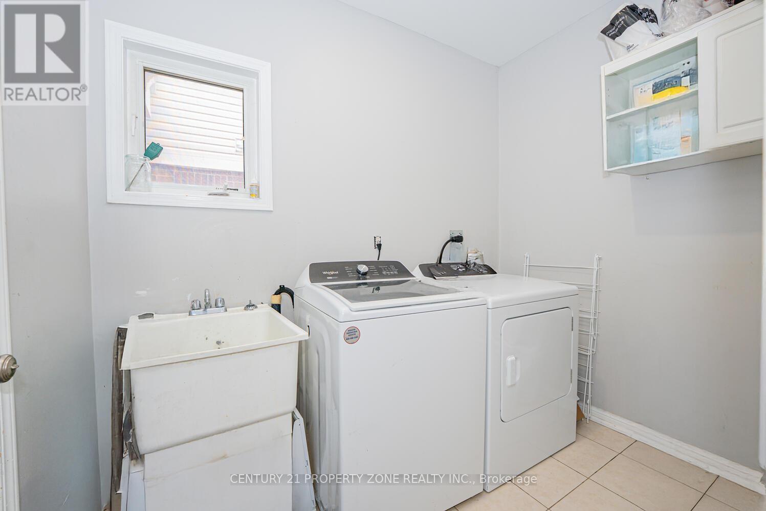 804 Ormond Drive, Oshawa, ON - Indoor Photo Showing Laundry Room