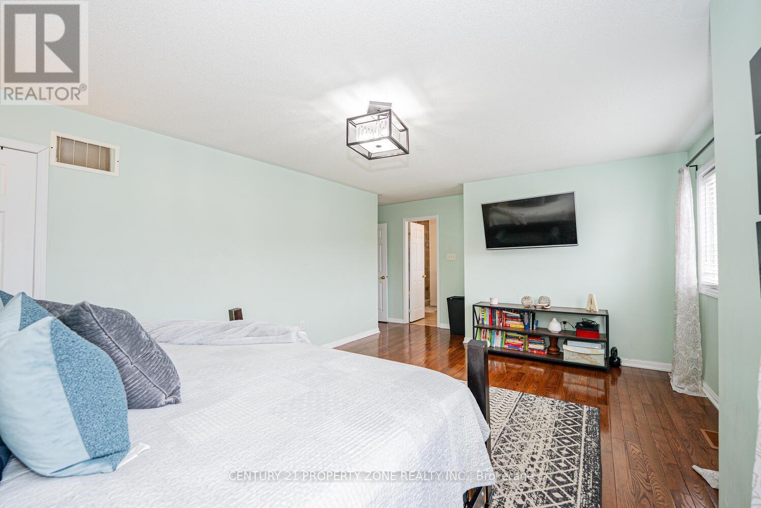 804 Ormond Drive, Oshawa, ON - Indoor Photo Showing Bedroom