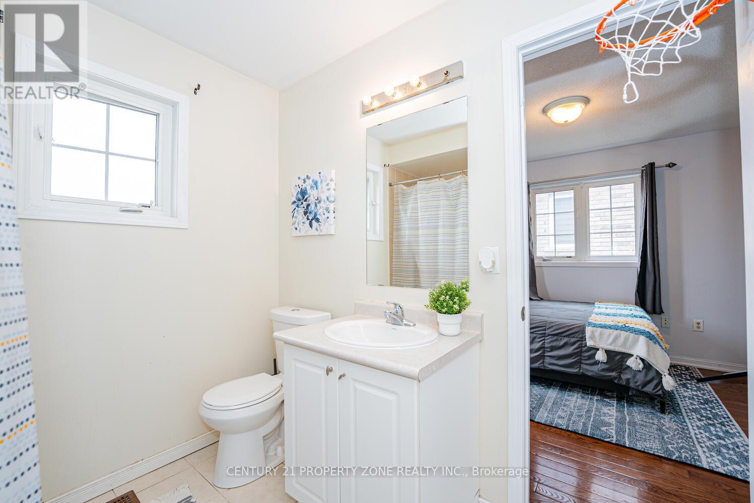 804 Ormond Drive, Oshawa, ON - Indoor Photo Showing Bathroom