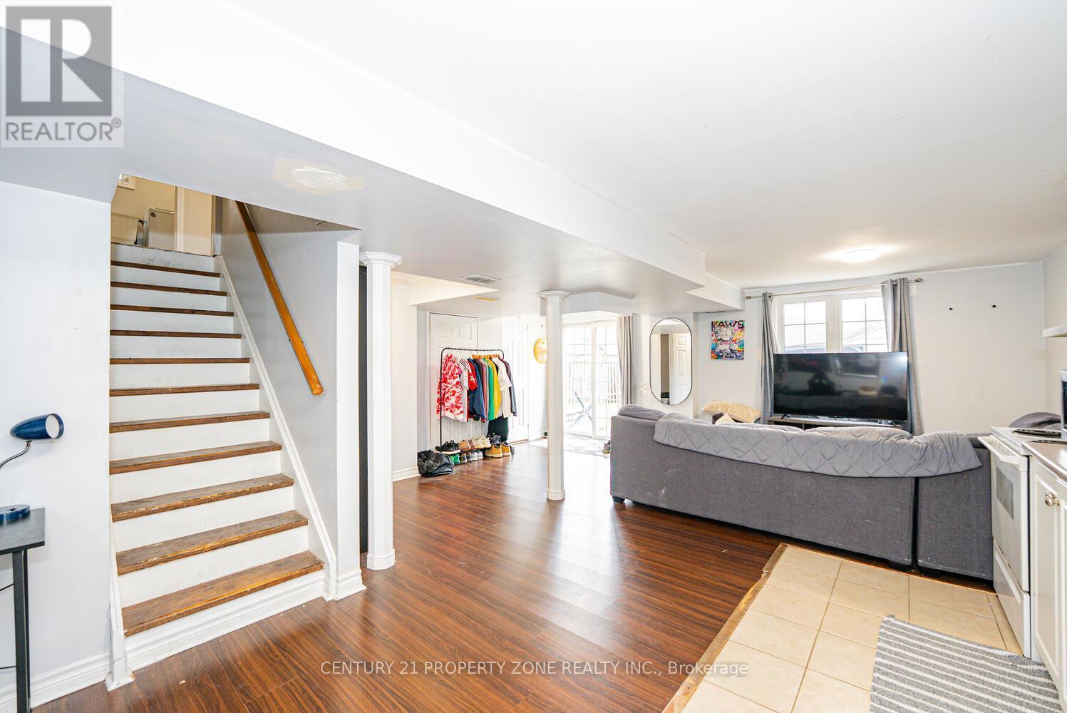 804 Ormond Drive, Oshawa, ON - Indoor