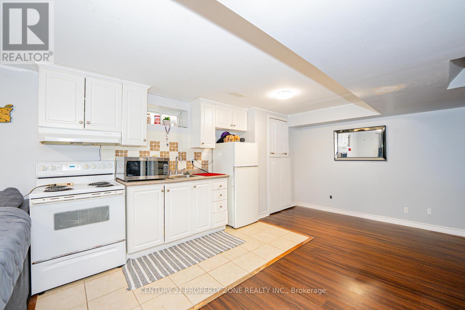 804 Ormond Drive, Oshawa, ON - Indoor Photo Showing Kitchen