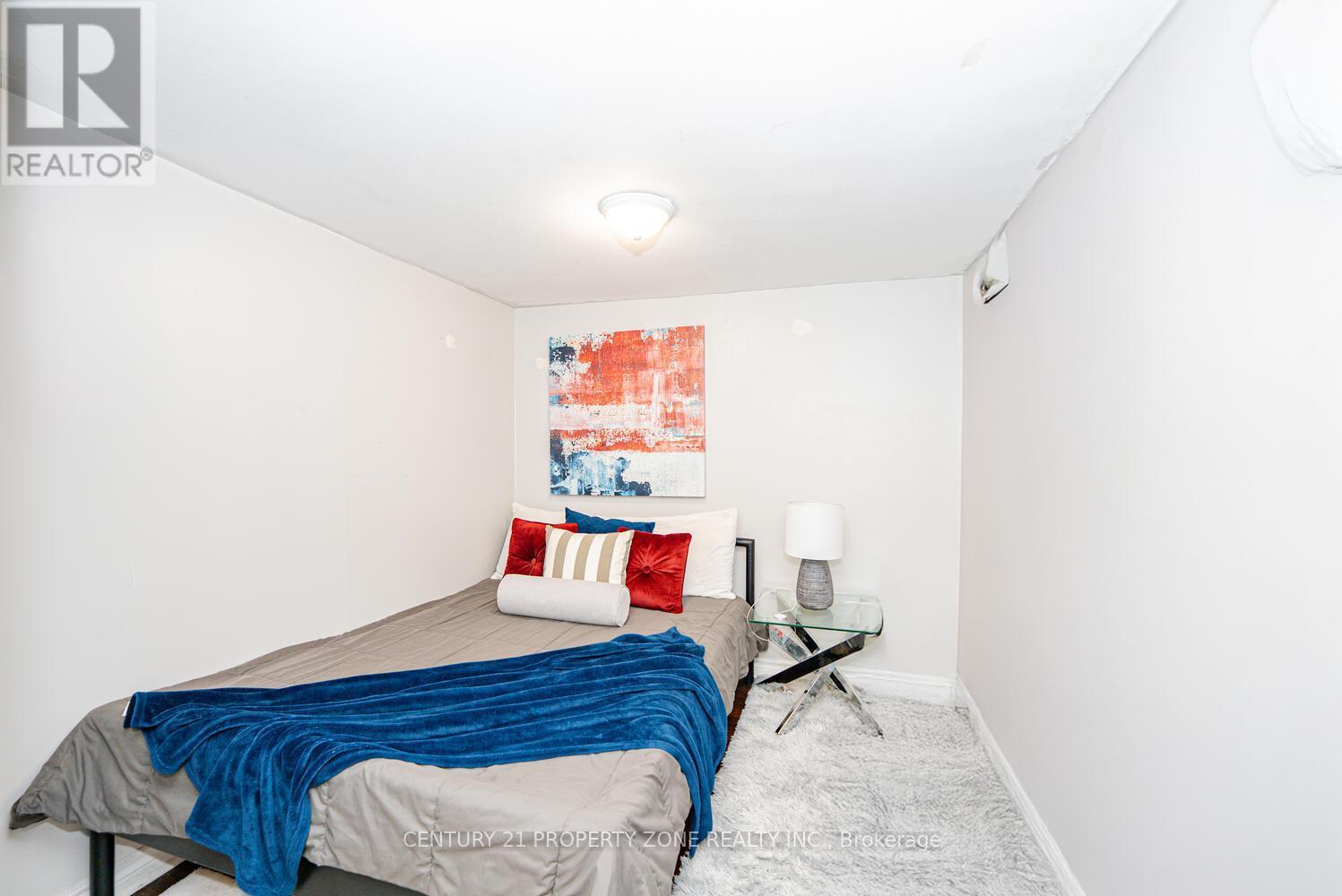 804 Ormond Drive, Oshawa, ON - Indoor Photo Showing Bedroom