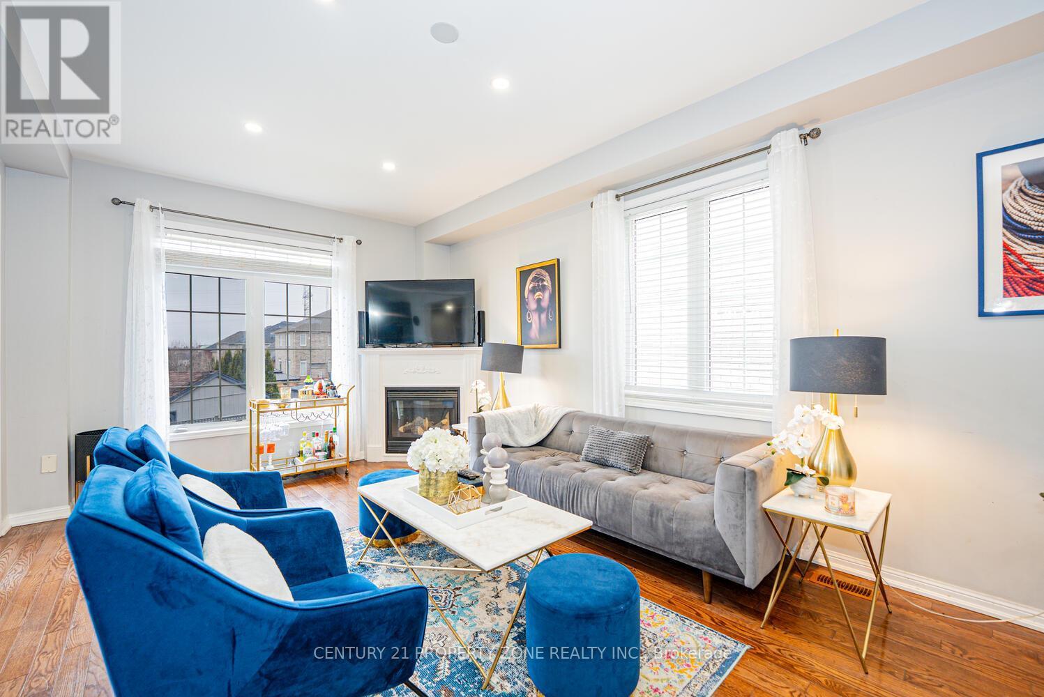 804 Ormond Drive, Oshawa, ON - Indoor Photo Showing Living Room With Fireplace