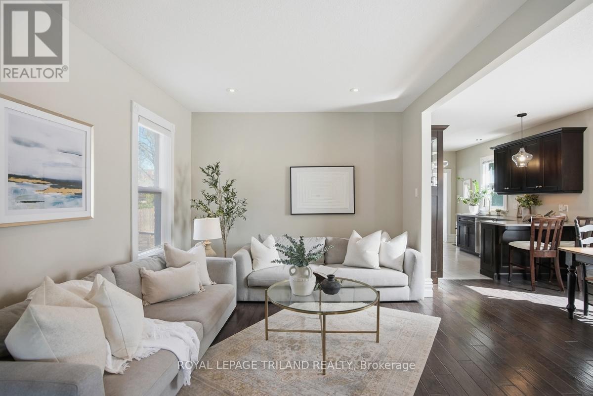 574 Princess Avenue, London East (East F), ON - Indoor Photo Showing Living Room
