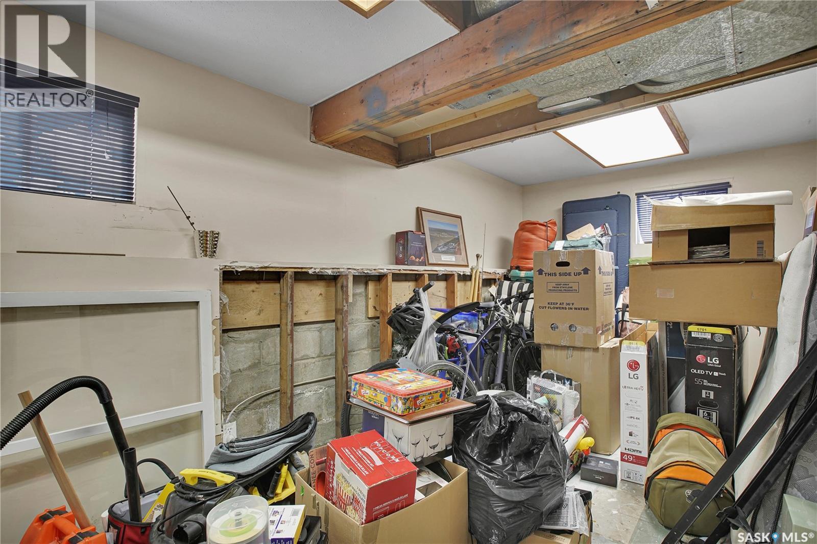 635 4Th Street E, Saskatoon, SK - Indoor
