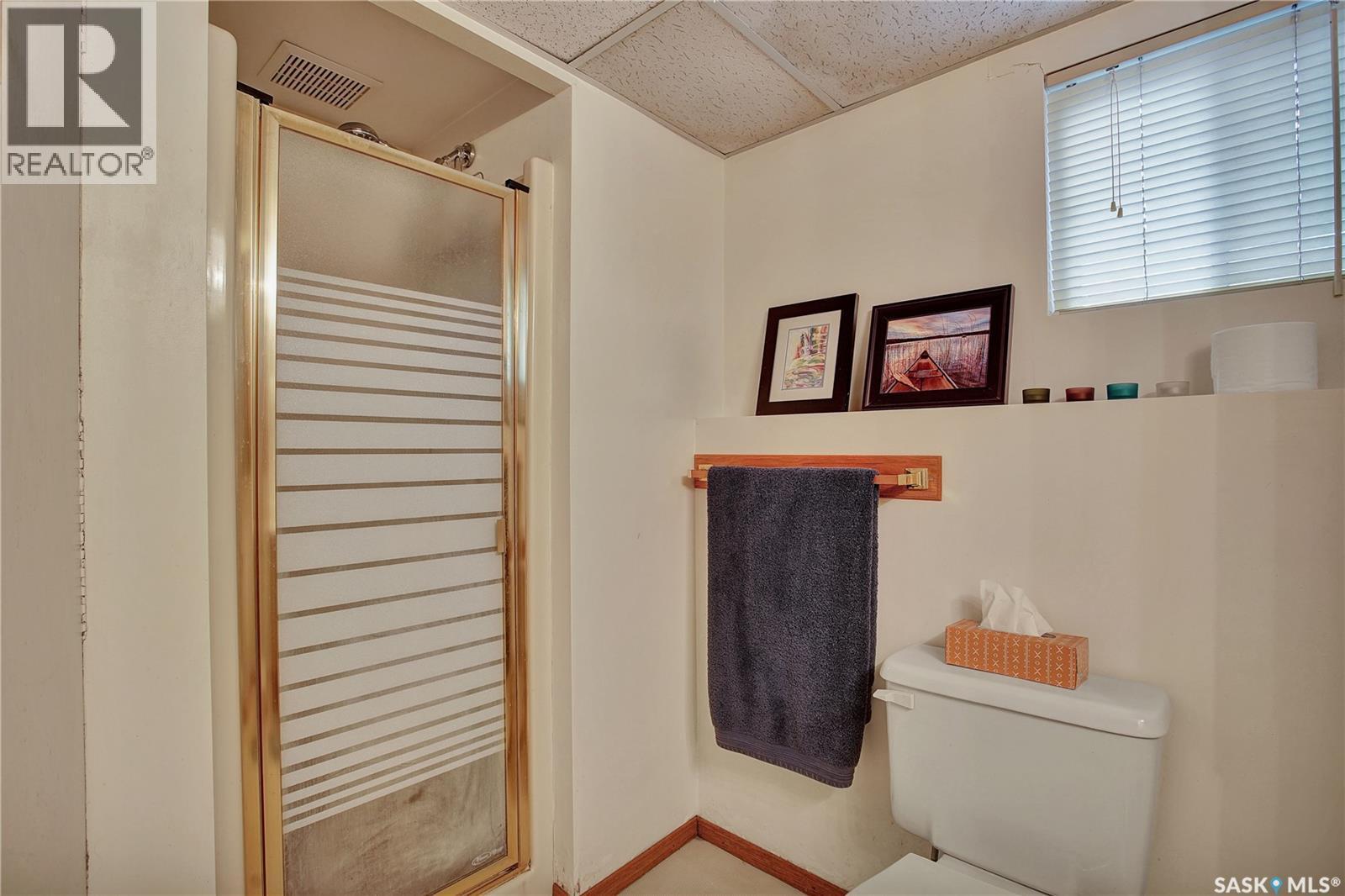 635 4Th Street E, Saskatoon, SK - Indoor