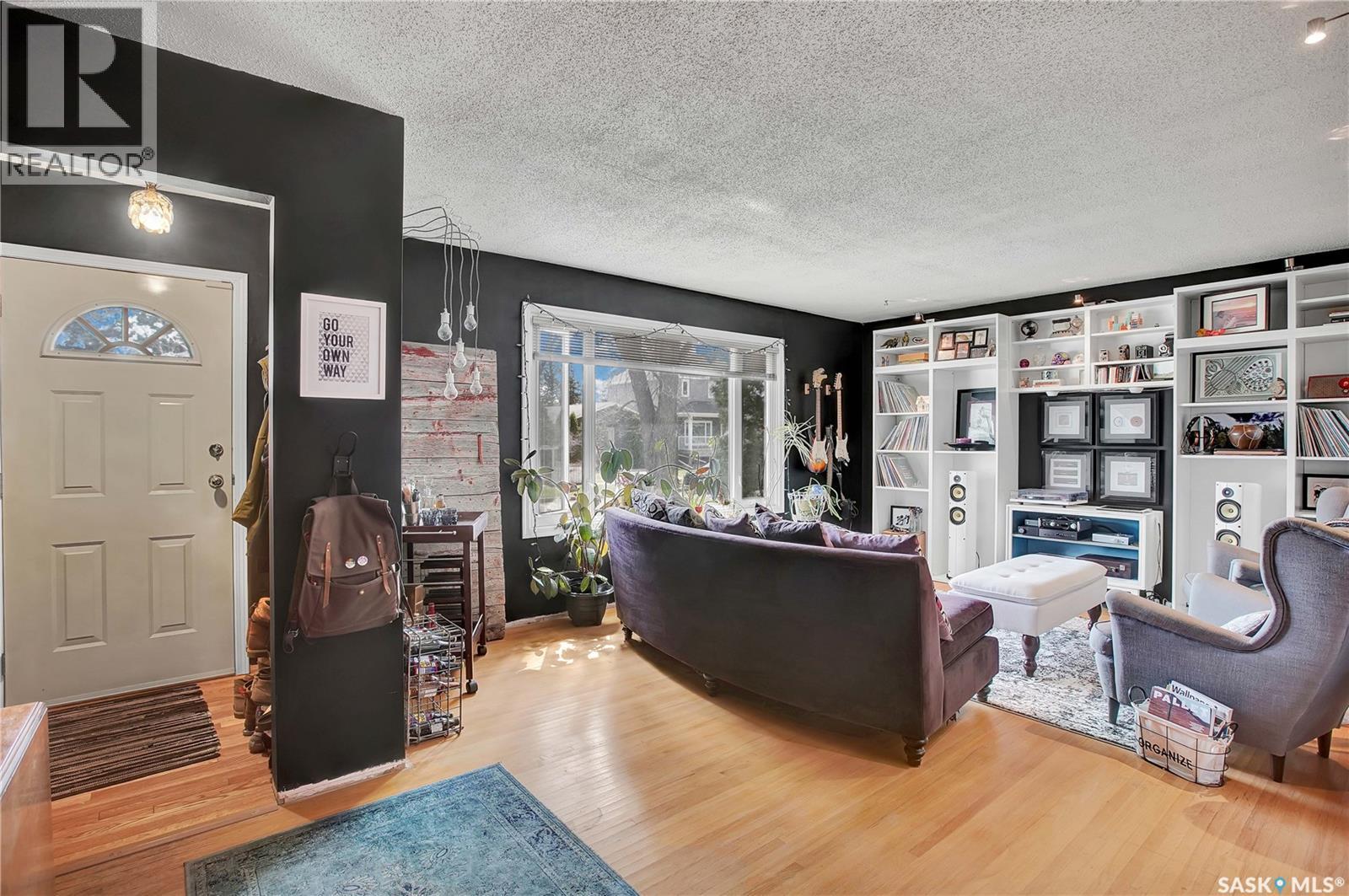 635 4Th Street E, Saskatoon, SK - Indoor