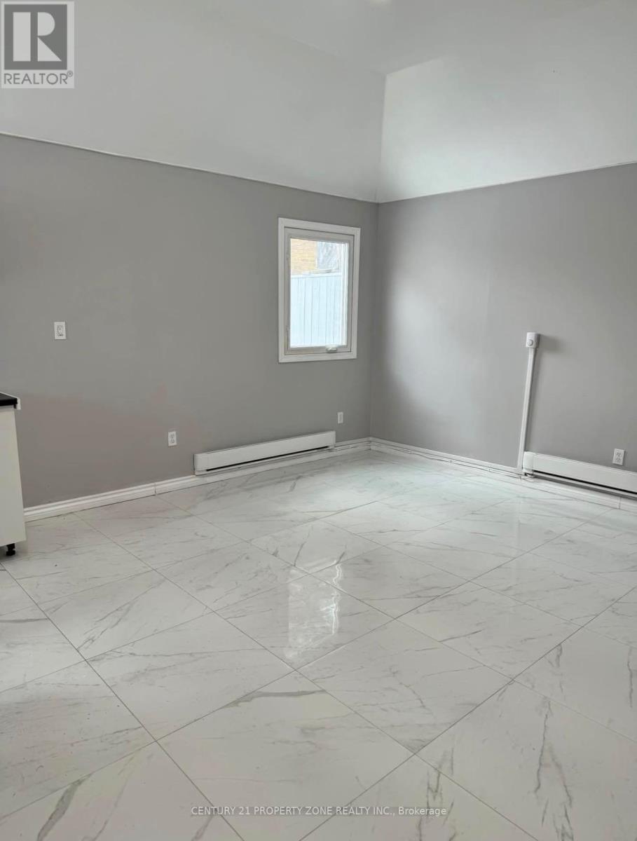 Studio - 477 Melvin Avenue, Hamilton, ON - Indoor Photo Showing Other Room