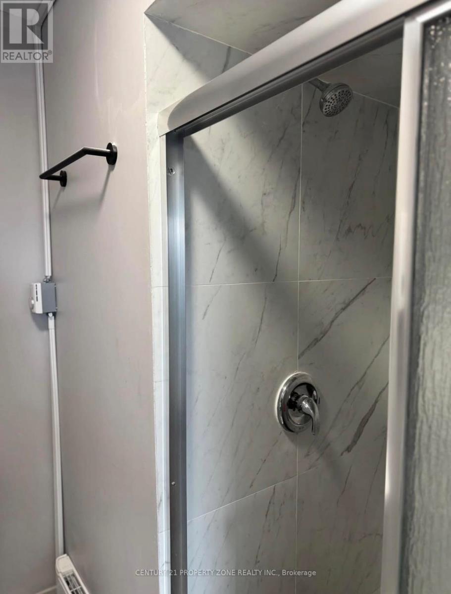 Washroom - 477 Melvin Avenue, Hamilton, ON - Indoor Photo Showing Bathroom