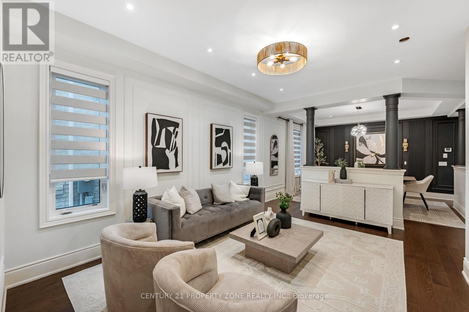 104 Clockwork Drive, Brampton, ON - Indoor Photo Showing Living Room