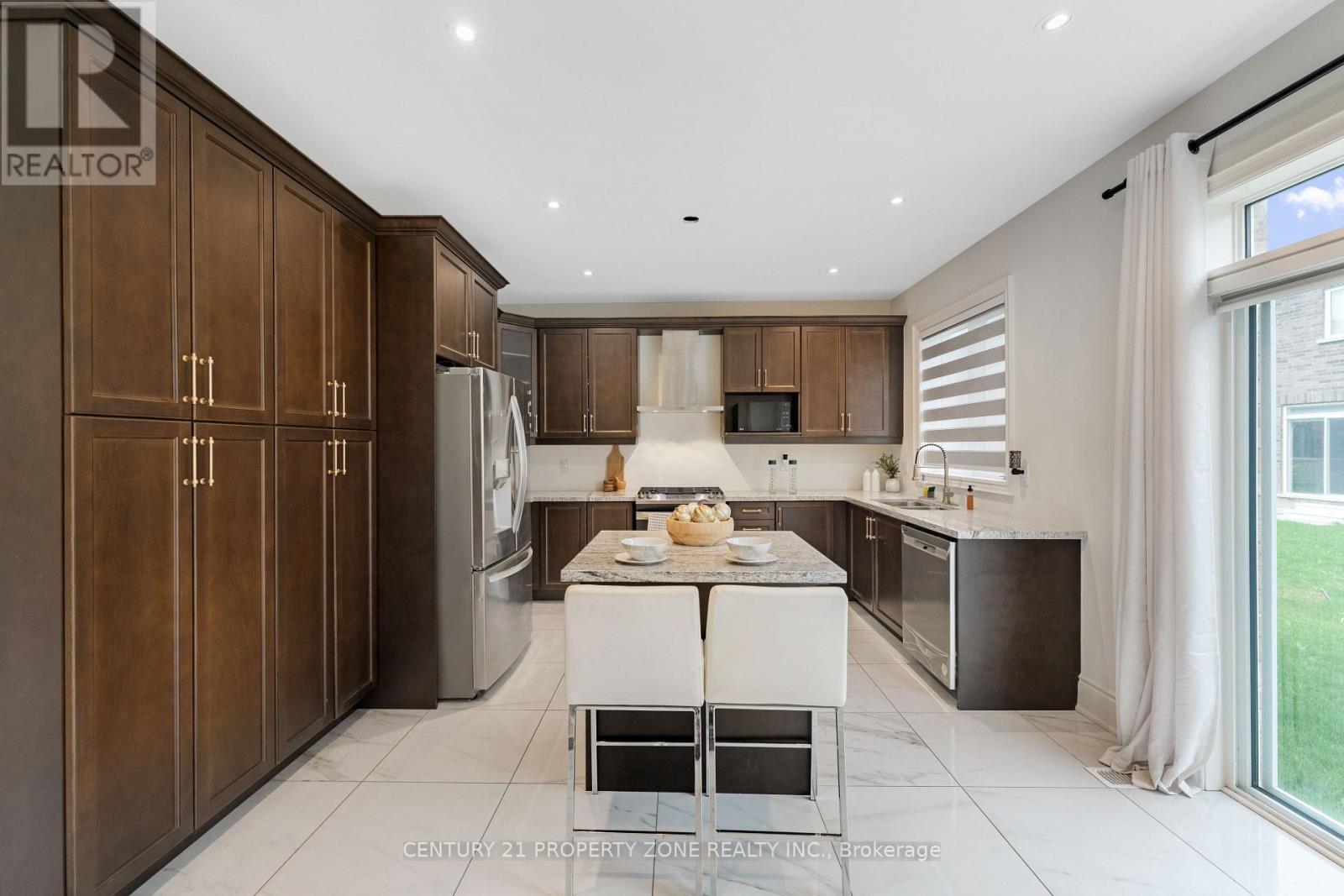 104 Clockwork Drive, Brampton, ON - Indoor Photo Showing Kitchen