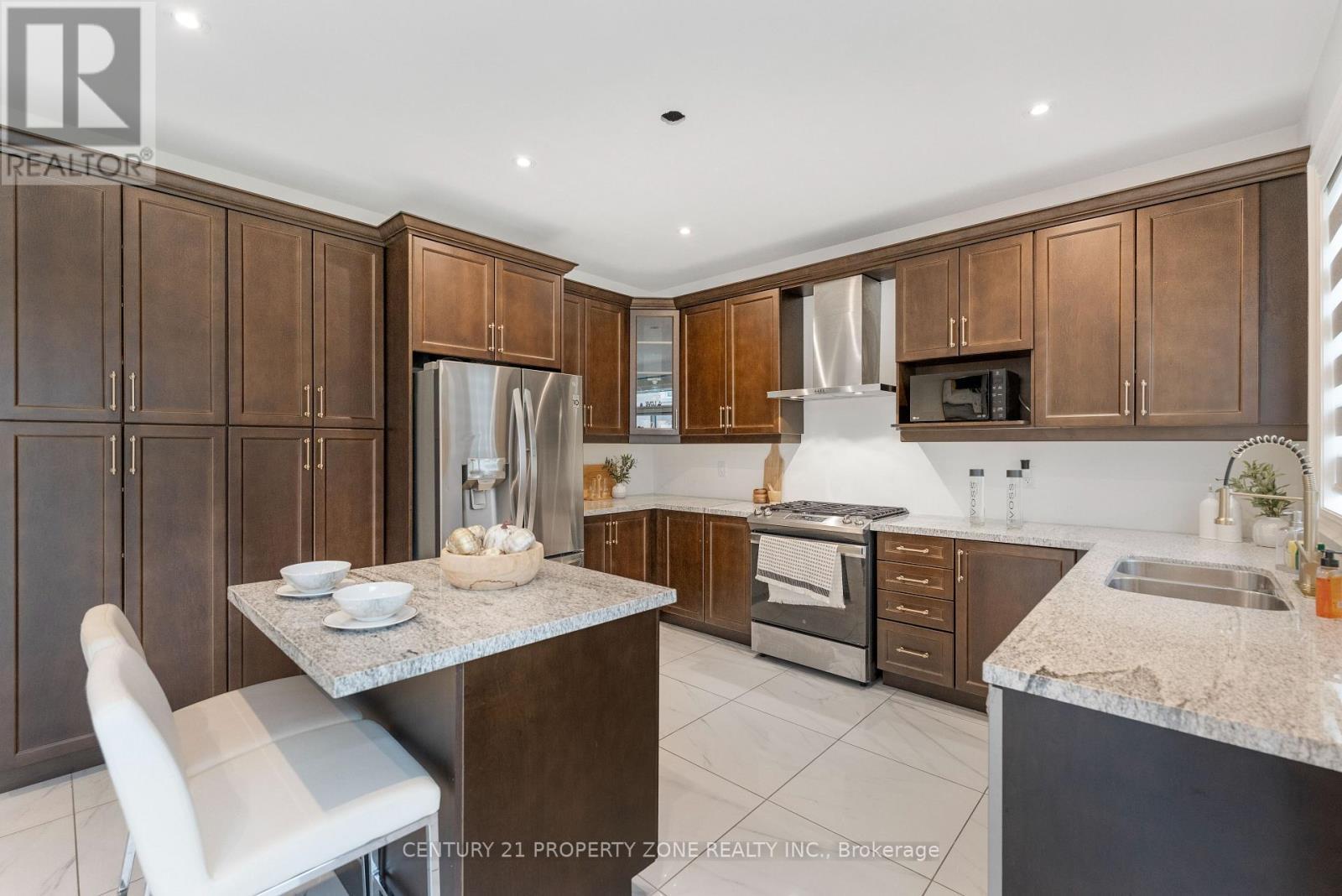 104 Clockwork Drive, Brampton, ON - Indoor Photo Showing Kitchen With Double Sink