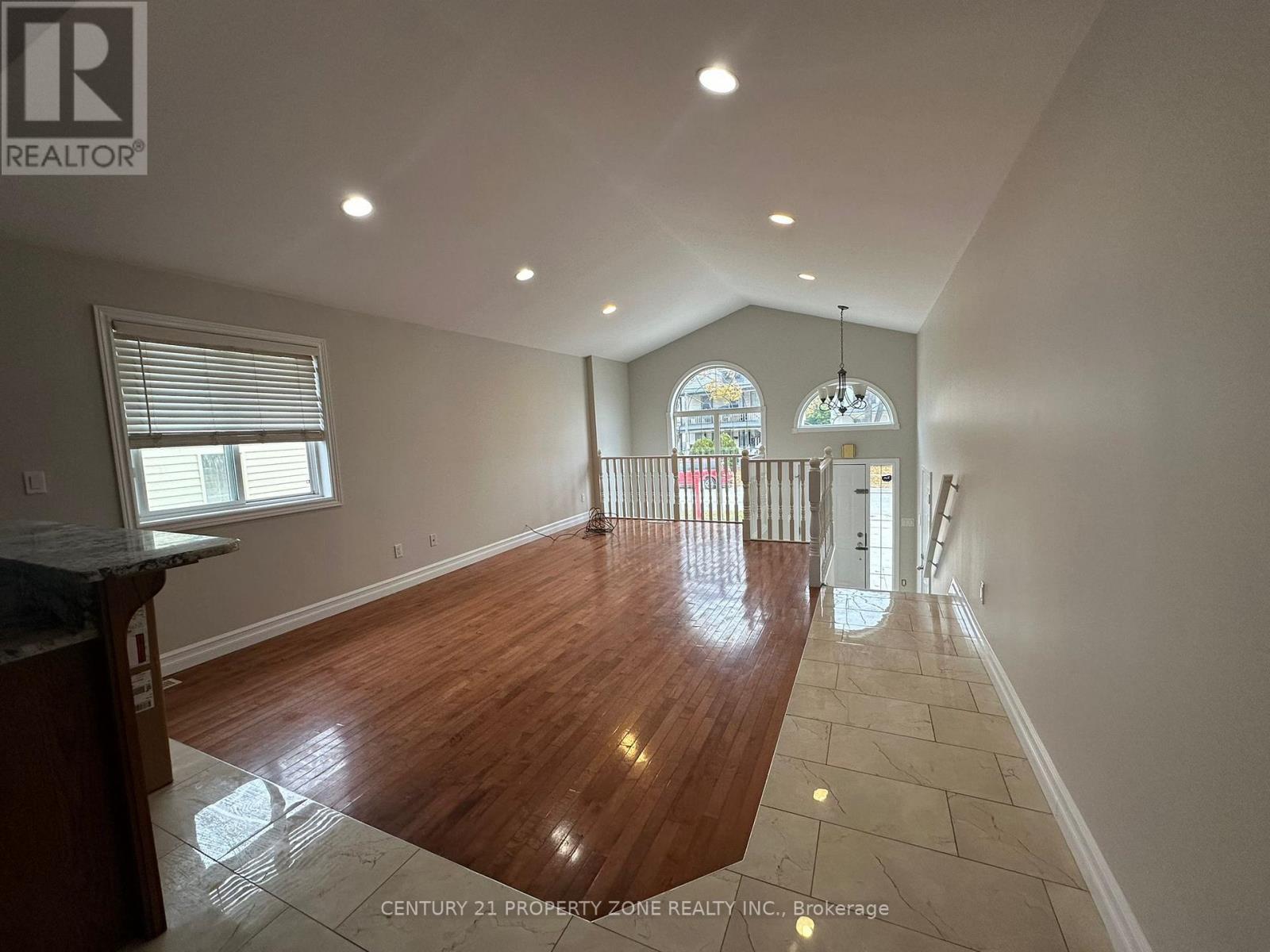 975 Albert Road, Windsor, ON - Indoor Photo Showing Other Room