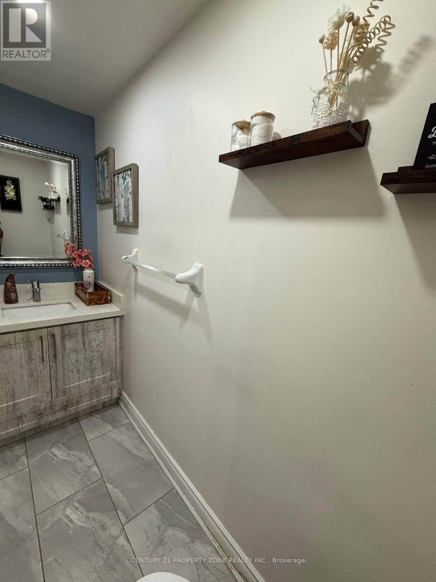 321 Aspendale Crescent, Mississauga, ON - Indoor Photo Showing Bathroom