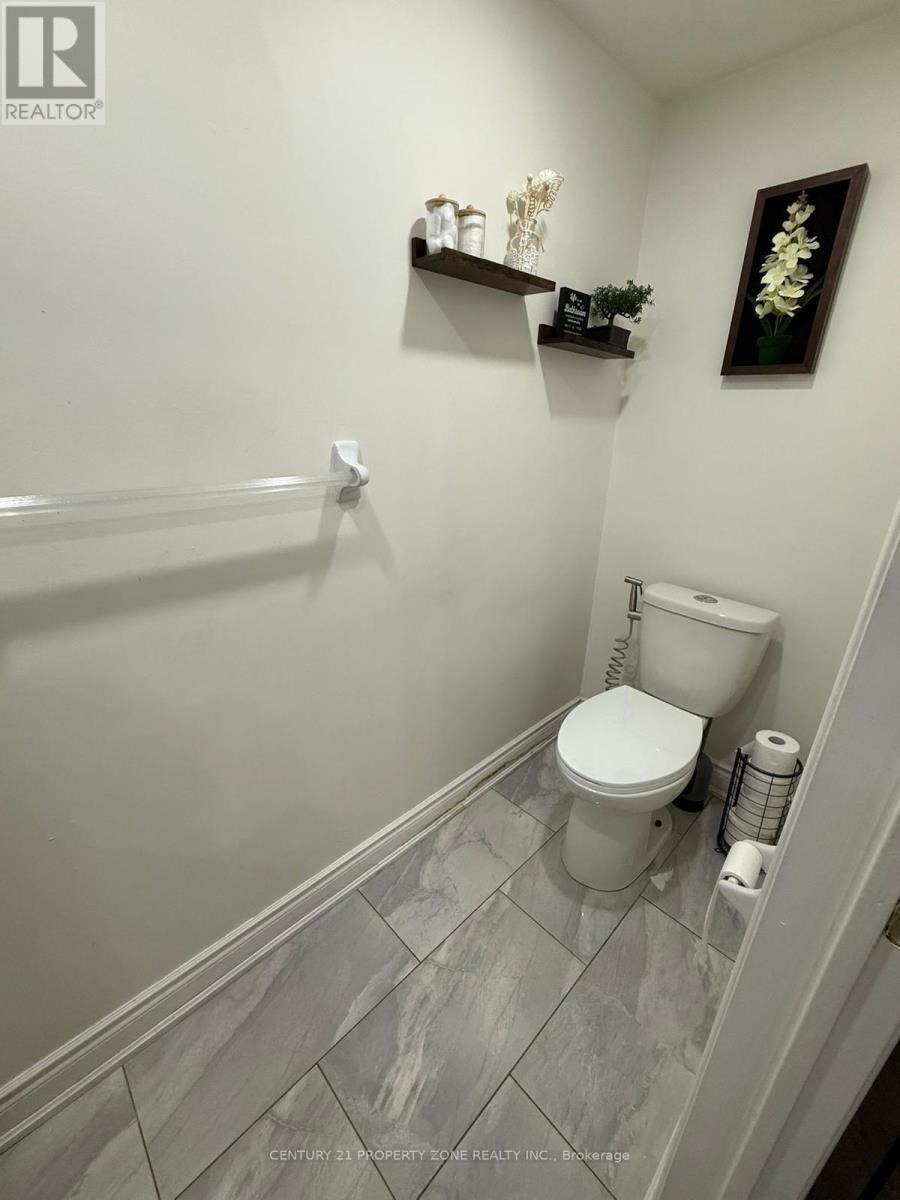 321 Aspendale Crescent, Mississauga, ON - Indoor Photo Showing Bathroom