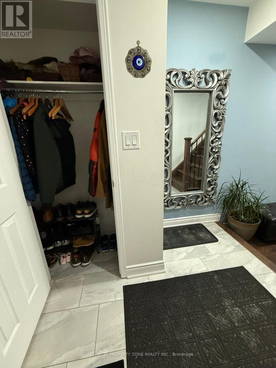 321 Aspendale Crescent, Mississauga, ON - Indoor Photo Showing Other Room