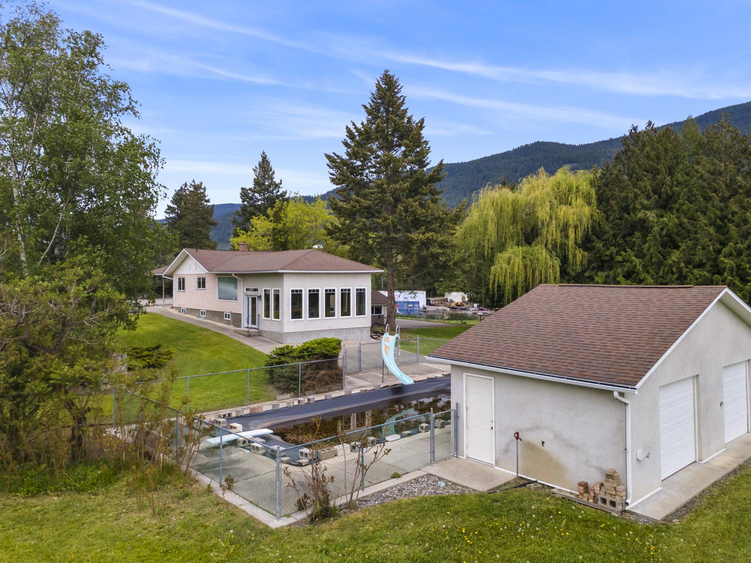 425 Ash Road, Creston, BC - Outdoor
