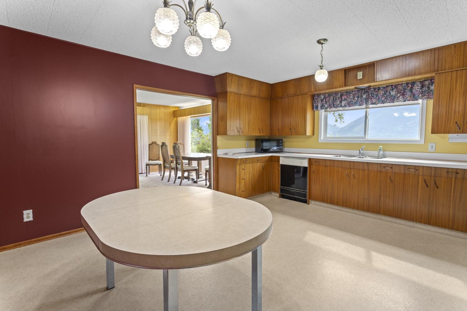 425 Ash Road, Creston, BC - Indoor