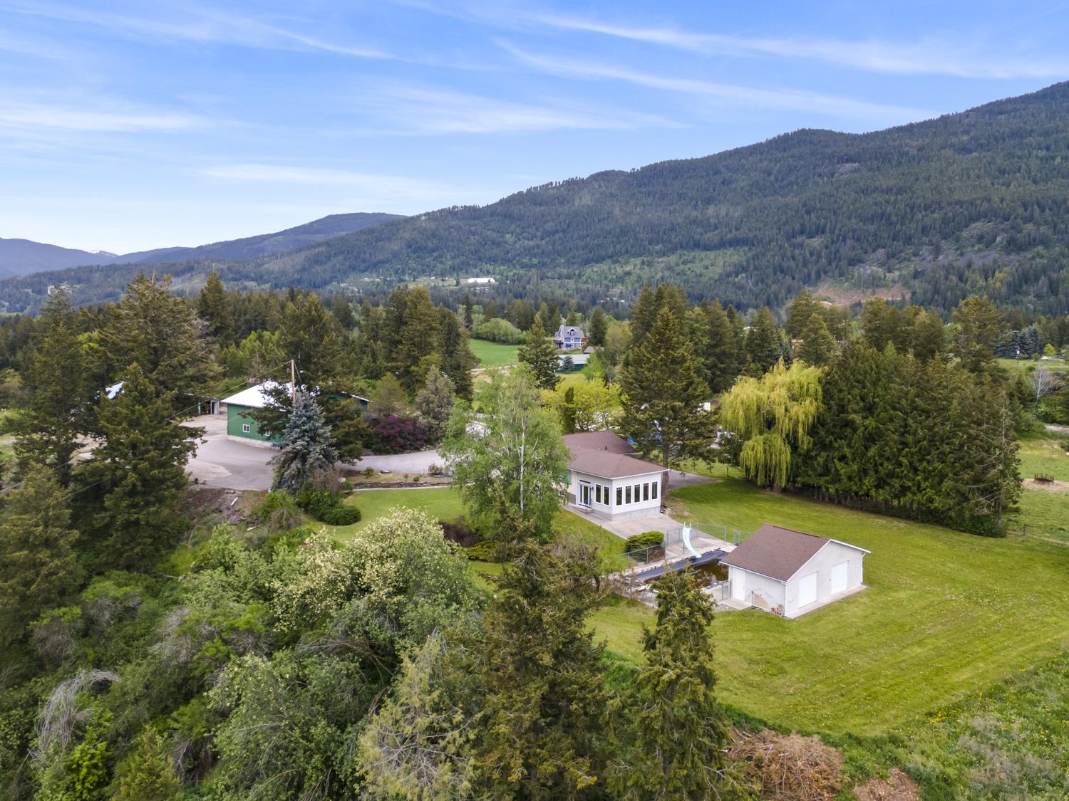 425 Ash Road, Creston, BC - Outdoor With View