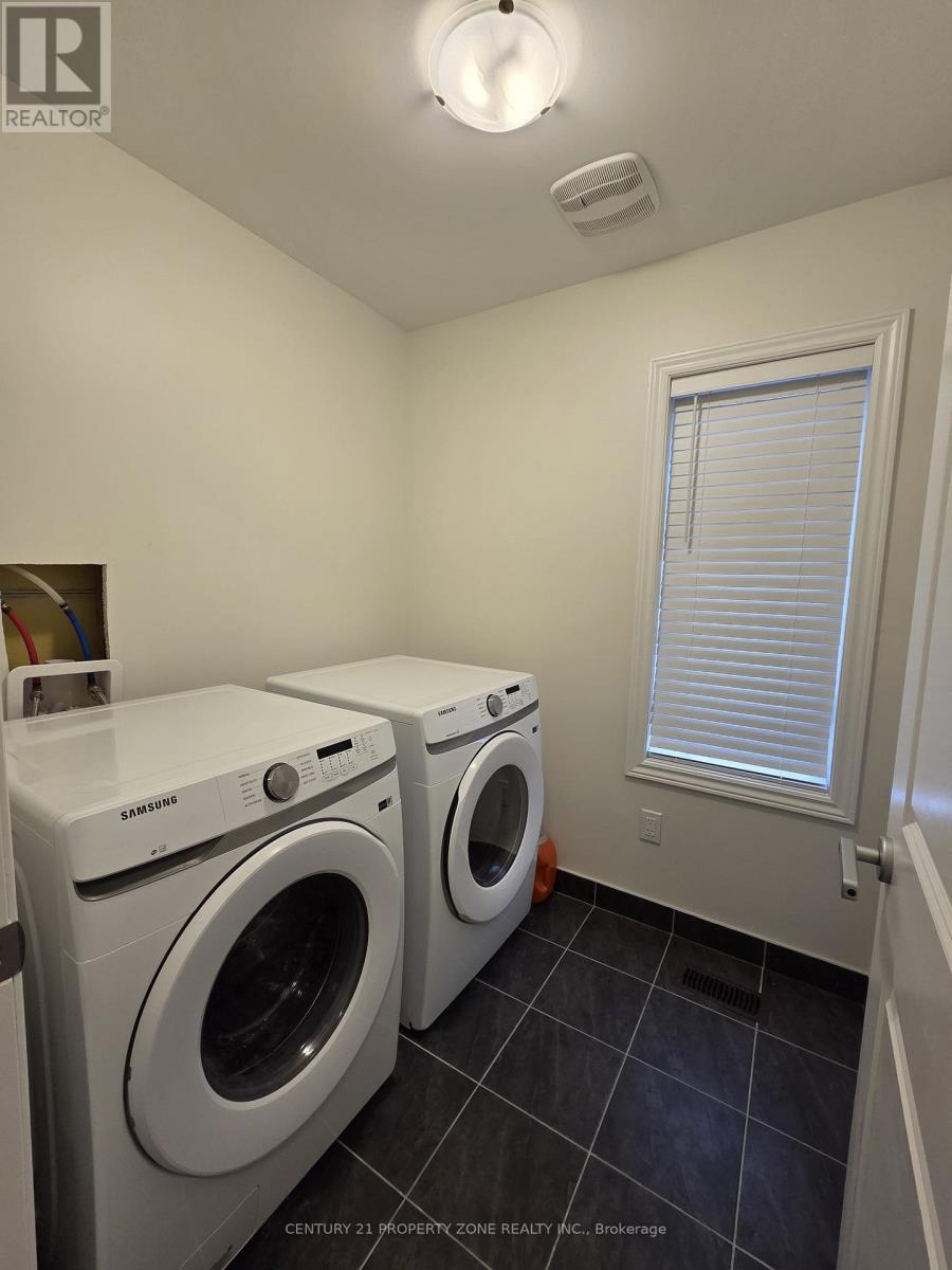 258 Okanagan Path, Oshawa, ON - Indoor Photo Showing Laundry Room