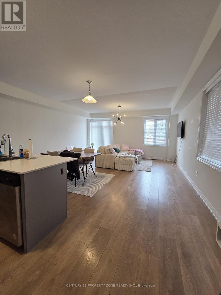 258 Okanagan Path, Oshawa, ON - Indoor Photo Showing Other Room