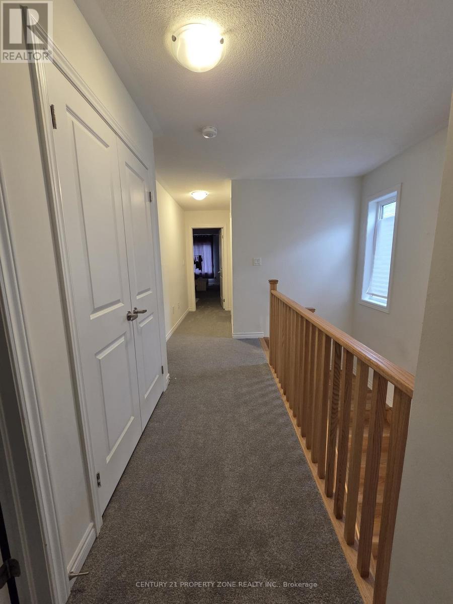 258 Okanagan Path, Oshawa, ON - Indoor Photo Showing Other Room