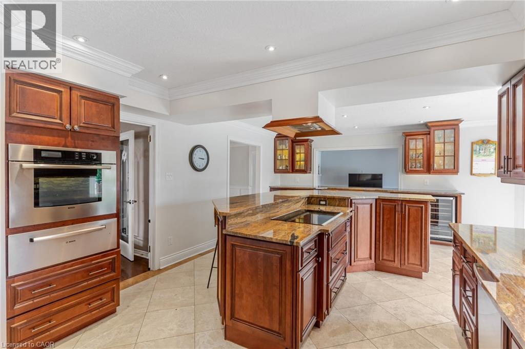 667 Burnett Avenue, Cambridge, ON - Indoor Photo Showing Kitchen