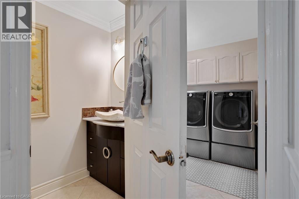 667 Burnett Avenue, Cambridge, ON - Indoor Photo Showing Laundry Room