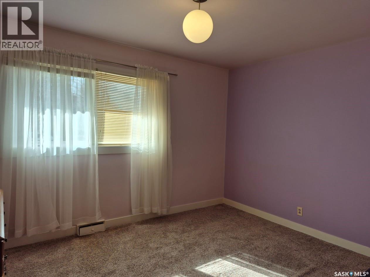 203 4Th Avenue S, Yorkton, SK - Indoor Photo Showing Other Room