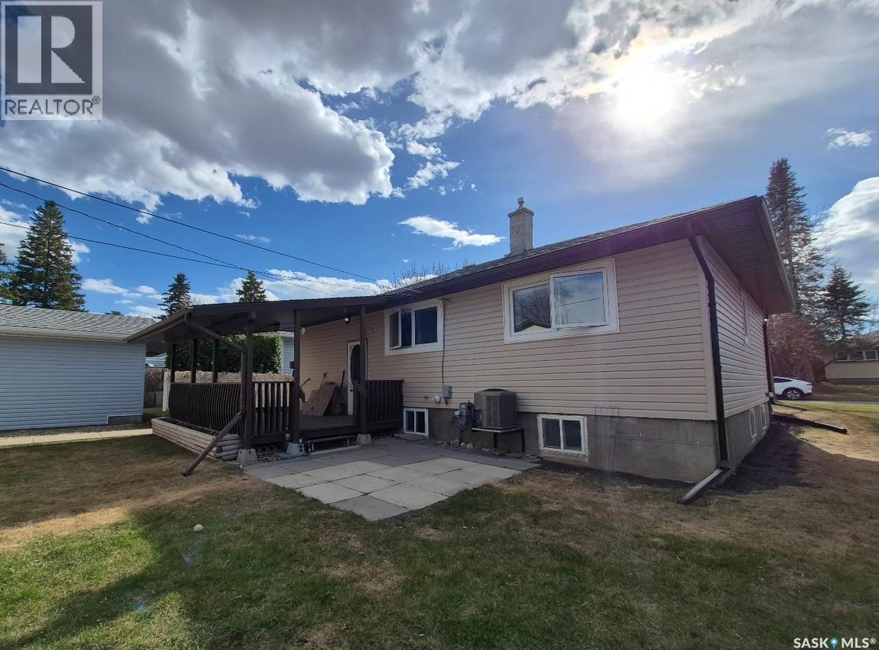 203 4Th Avenue S, Yorkton, SK - Outdoor