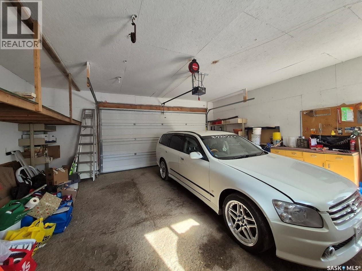203 4Th Avenue S, Yorkton, SK - Indoor Photo Showing Garage