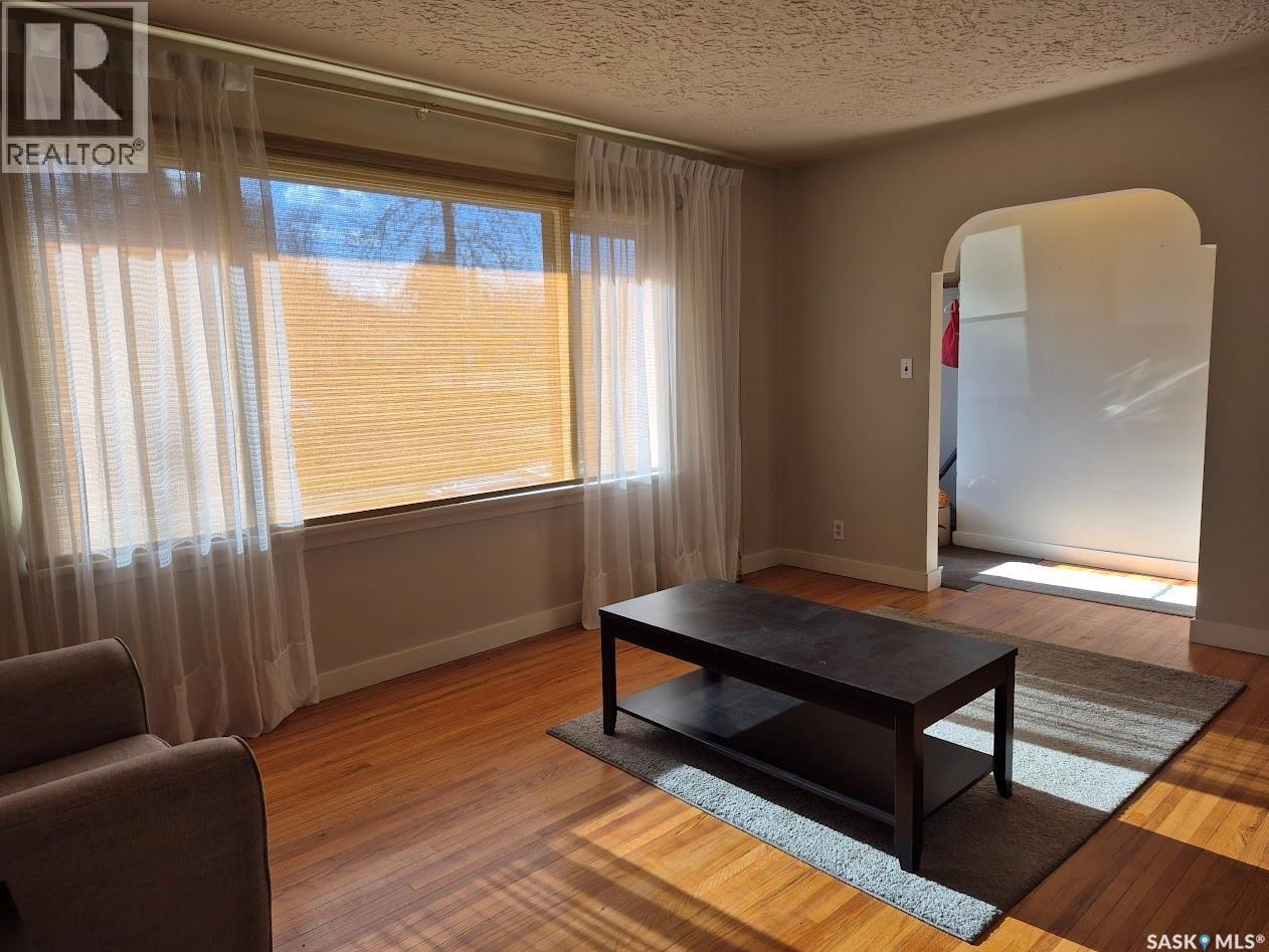 203 4Th Avenue S, Yorkton, SK - Indoor