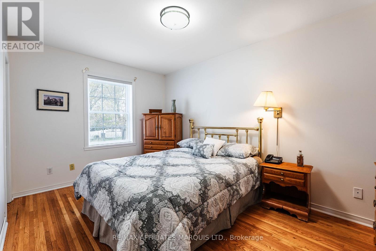 1009 Leonard Avenue, Cornwall, ON - Indoor Photo Showing Bedroom