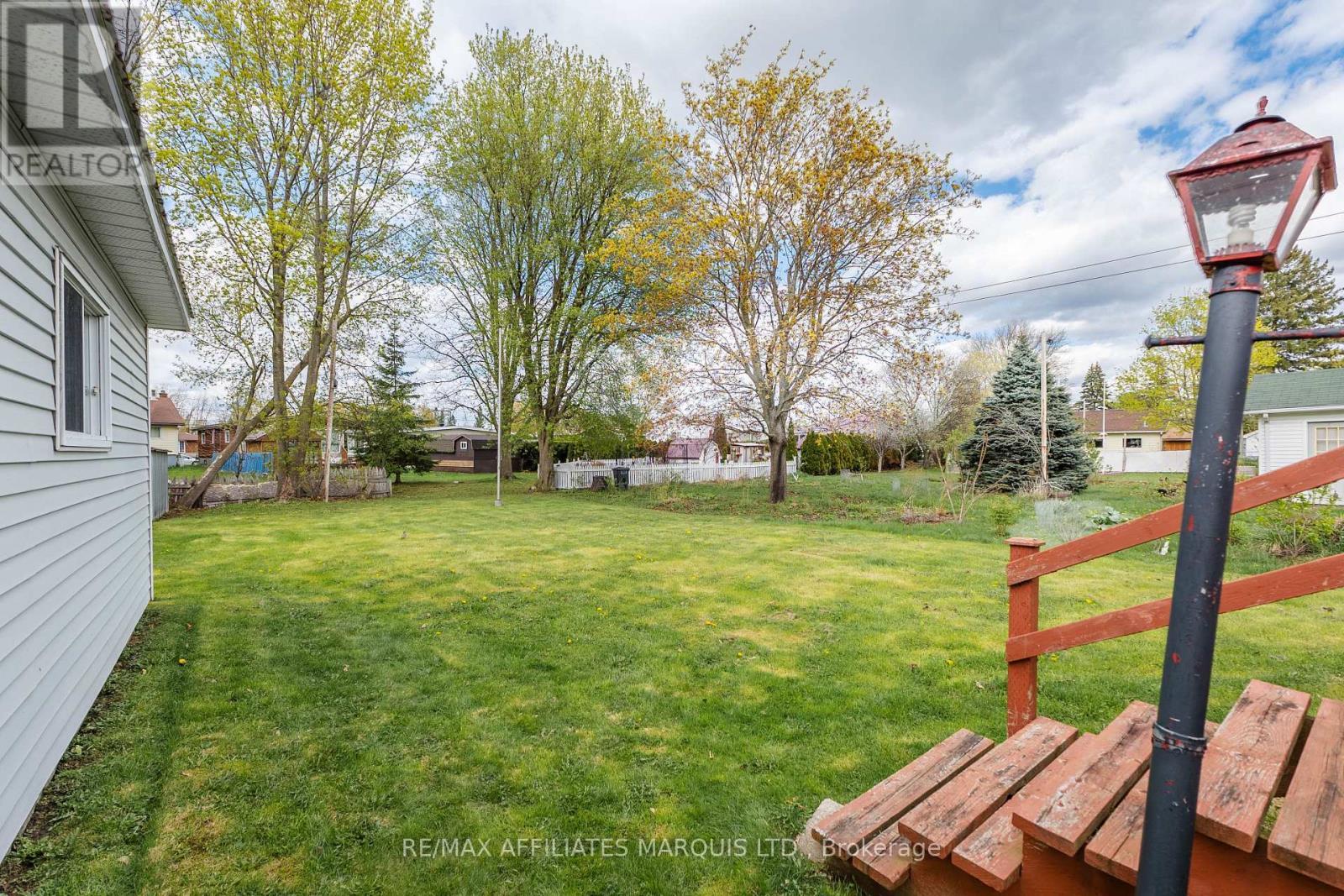 1009 Leonard Avenue, Cornwall, ON - Outdoor