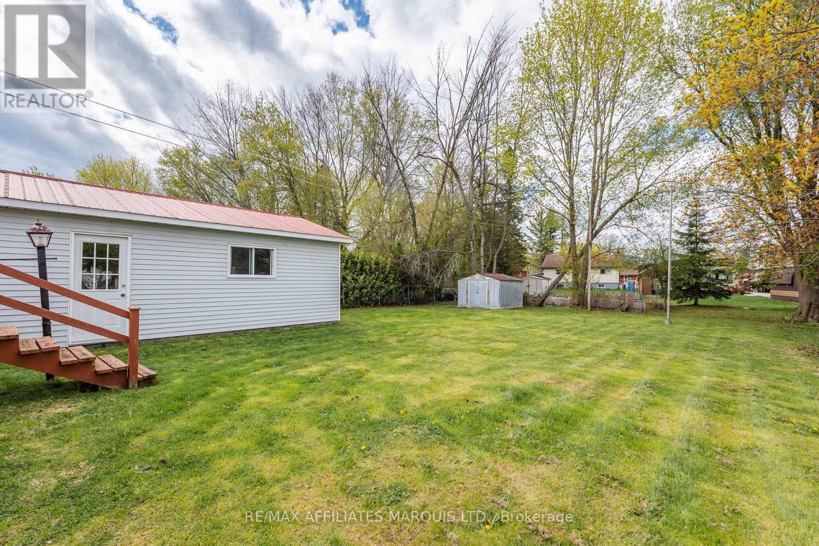 1009 Leonard Avenue, Cornwall, ON - Outdoor