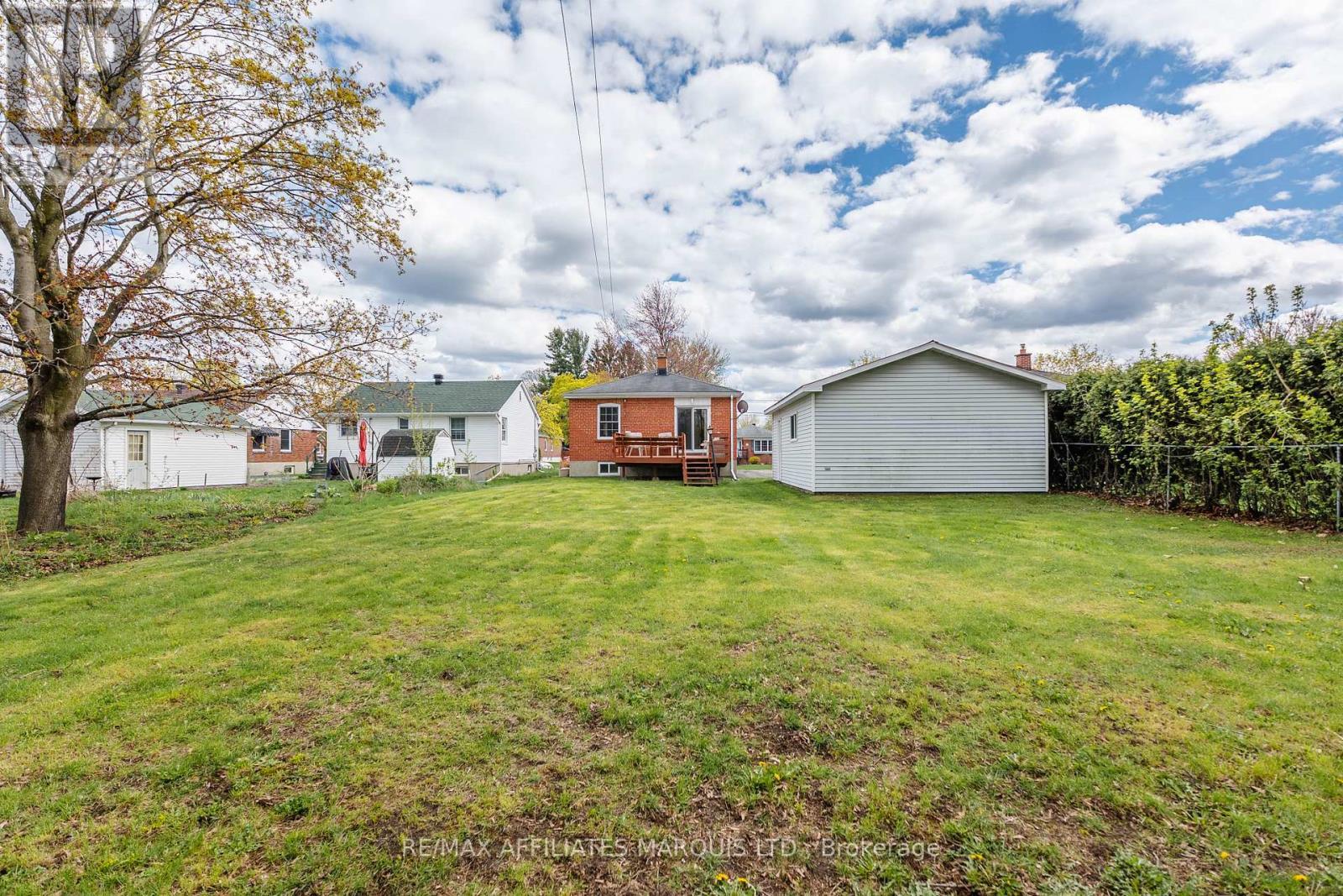 1009 Leonard Avenue, Cornwall, ON - Outdoor