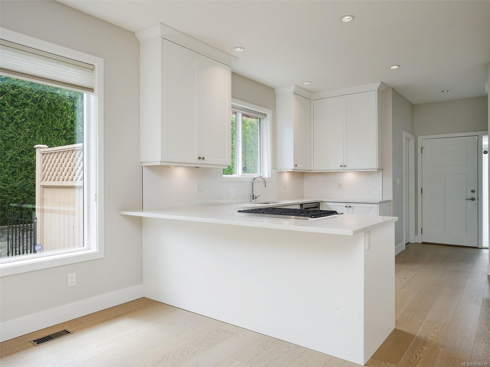 4-10490 Resthaven Dr, Sidney, BC