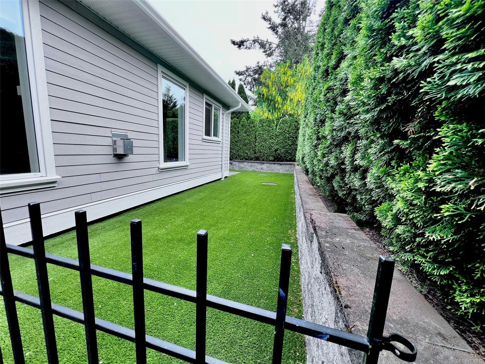 4-10490 Resthaven Dr, Sidney, BC