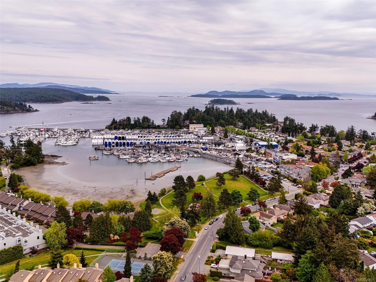 4-10490 Resthaven Dr, Sidney, BC