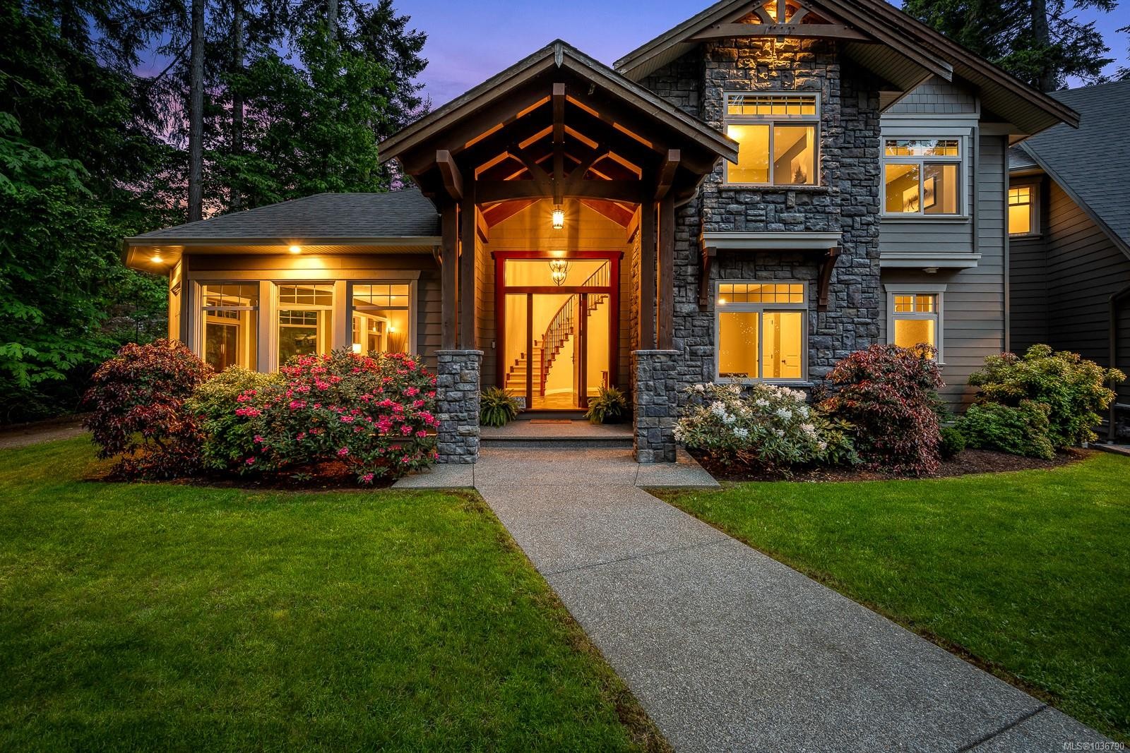1331 Hudson Rd, Comox, BC
