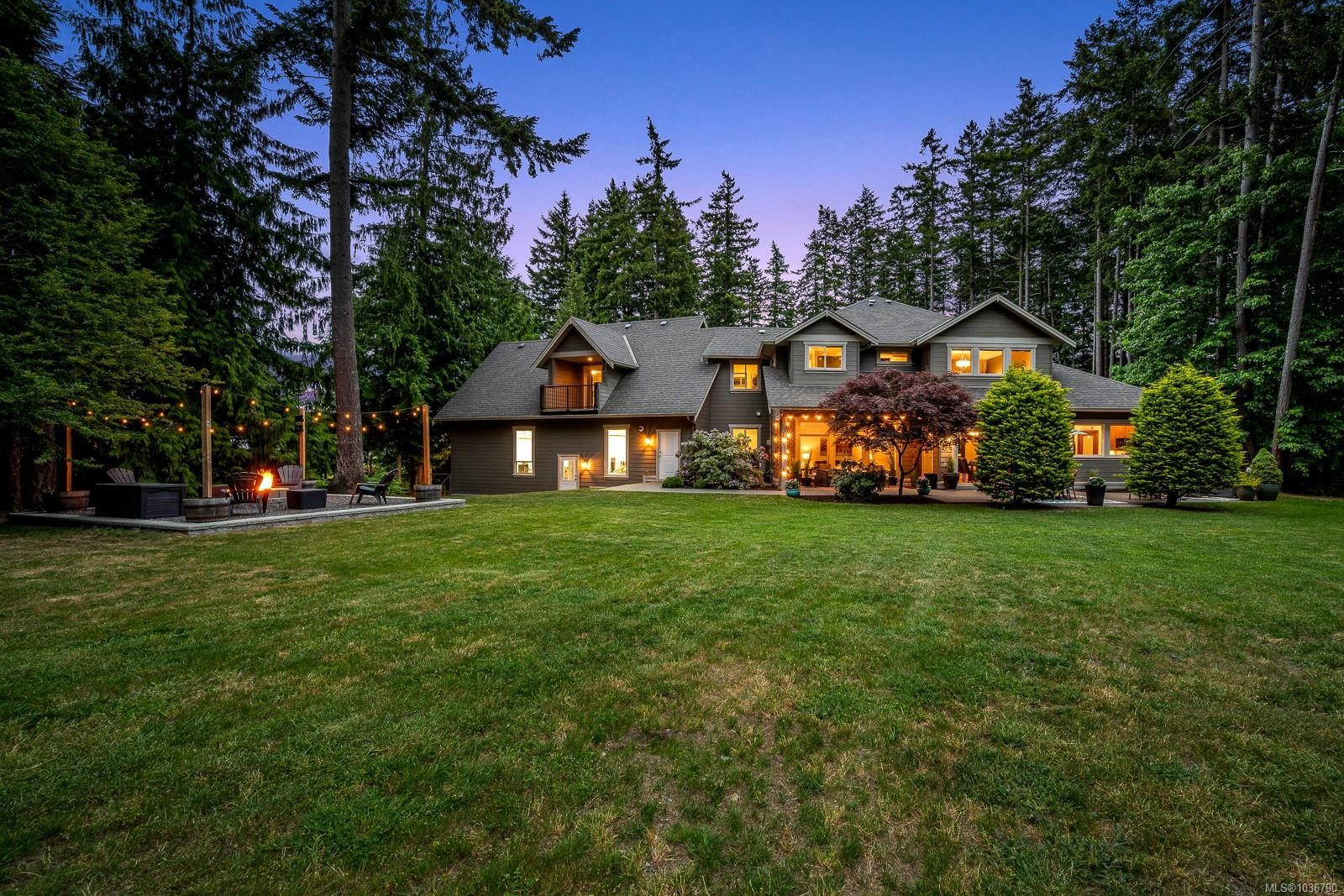 1331 Hudson Rd, Comox, BC