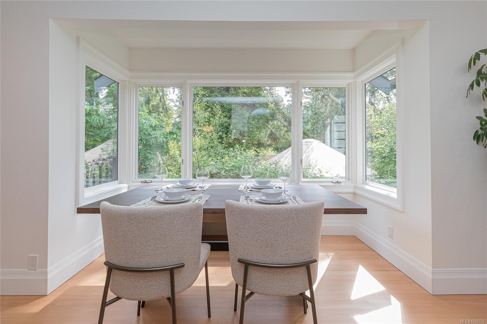 4906 Cordova Bay Rd, Saanich, BC