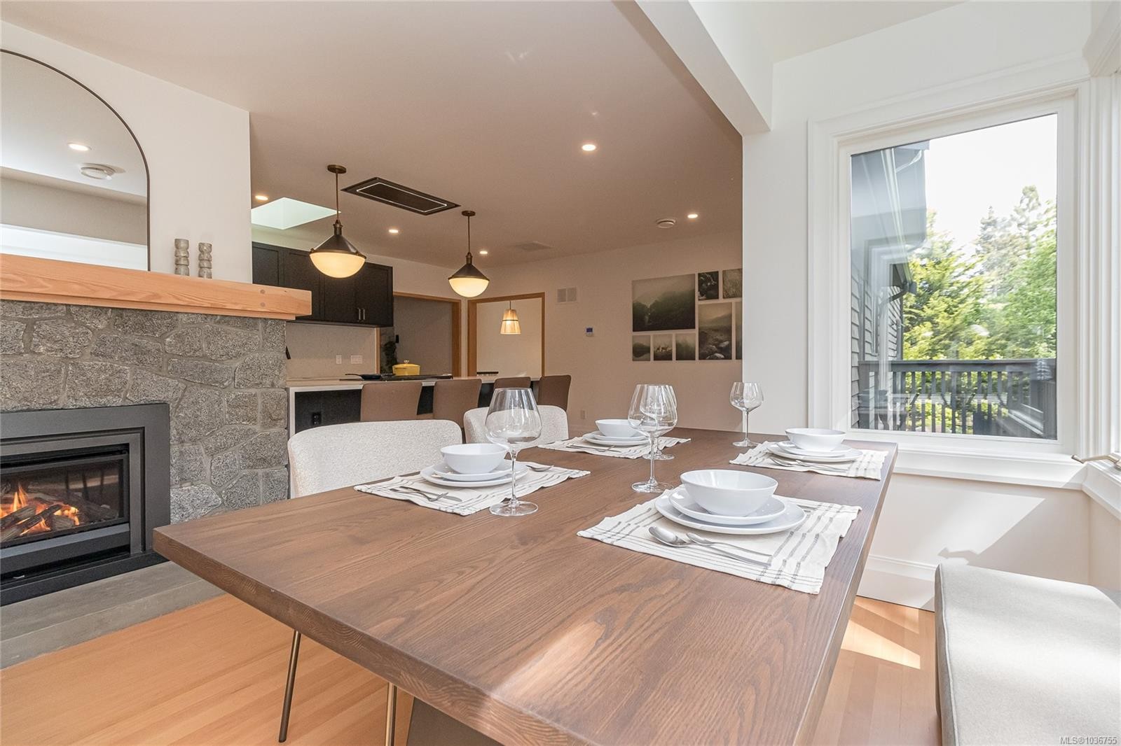 4906 Cordova Bay Rd, Saanich, BC