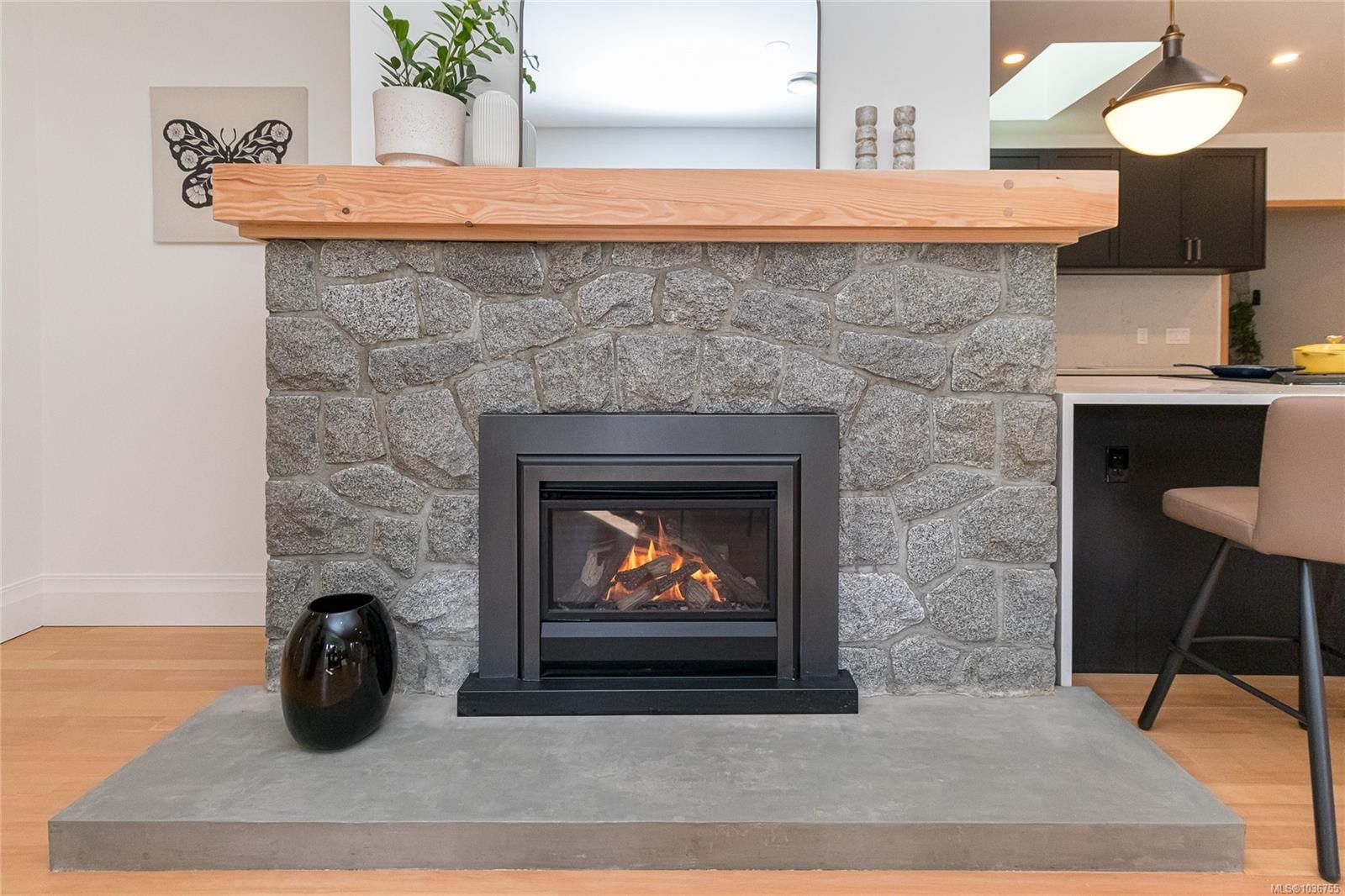 4906 Cordova Bay Rd, Saanich, BC