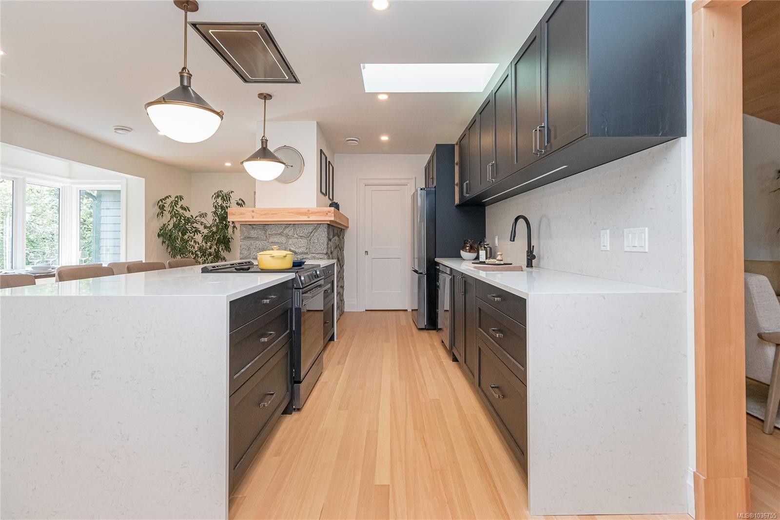 4906 Cordova Bay Rd, Saanich, BC
