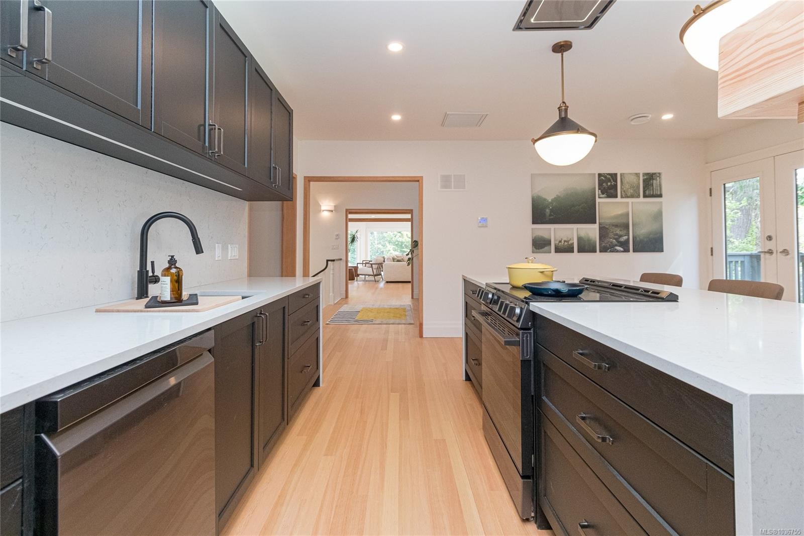 4906 Cordova Bay Rd, Saanich, BC