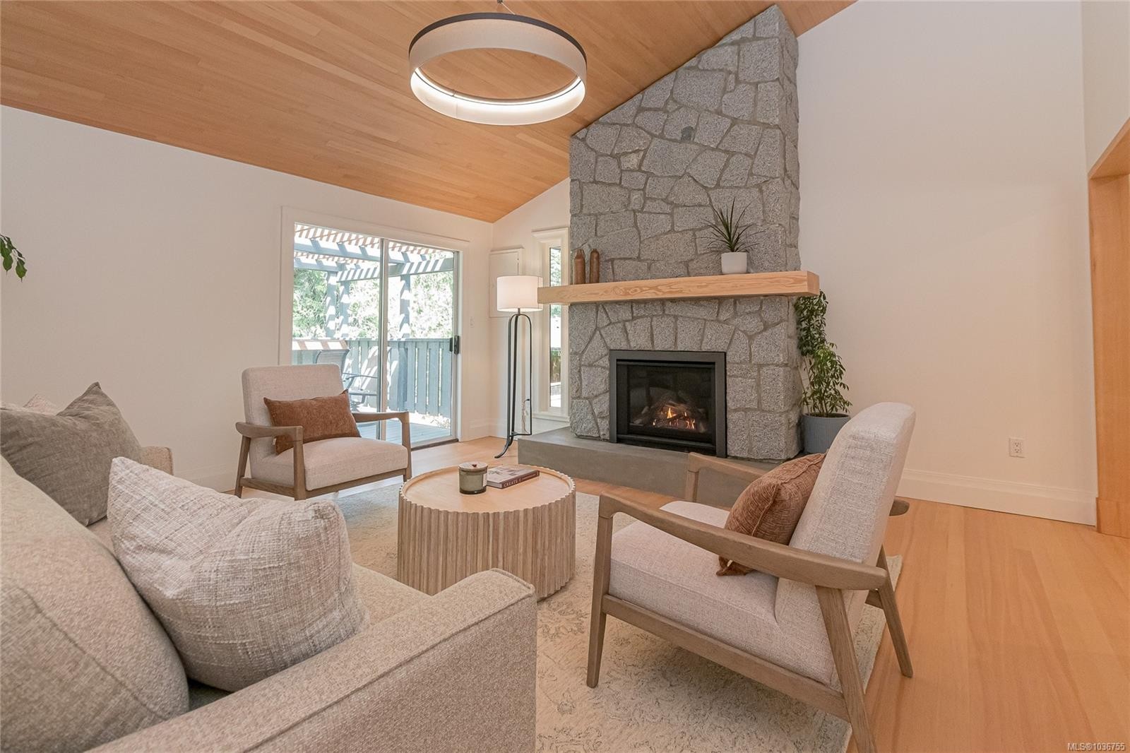 4906 Cordova Bay Rd, Saanich, BC