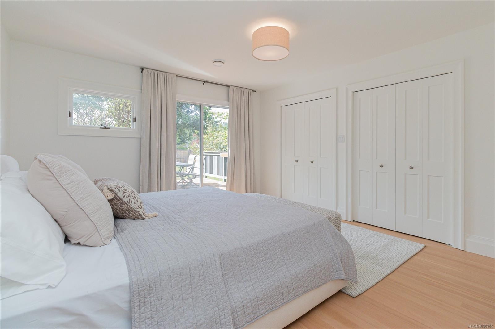4906 Cordova Bay Rd, Saanich, BC